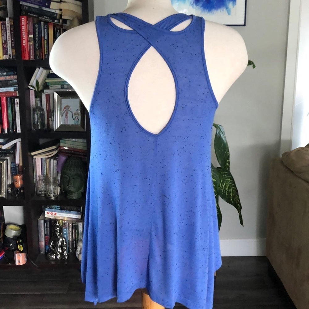 Kimet Tank Top - Picture 2 of 3